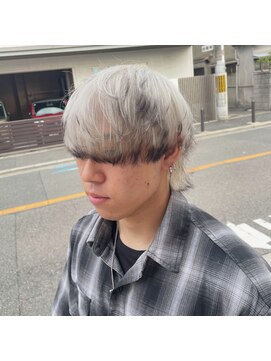 ステアー バイ ボス(Stair by boss) ホワイト×ブラック2トーンカラー