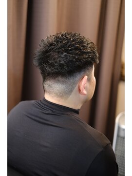 アモ(Amo) 【新富町】ビジネスにピッタリツーブロックパーマ爽やかスタイル