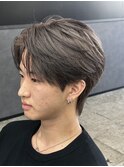 刈り上げ無しセンターパート×グレージュカラー