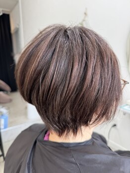 グラムール(glamour)の写真/【上質！大人女性髪質改善カラー】髪にも頭皮にも優しいこだわりの薬剤でダメージレス！