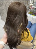 オリーブベージュ