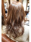 バレイヤージュ×レイヤー巻き髪スタイル