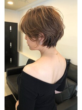 リア 大阪梅田(Ria) ~ハンサムショート ハイライトカラー~【Ria 大阪 梅田】