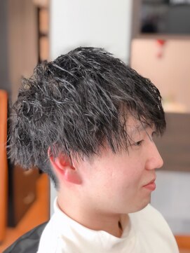 カルムンド バイ トコヘイ(CALMUNDO by TOKOHEI) 【ソフトツイストパーマ×刈り上げマッシュ】