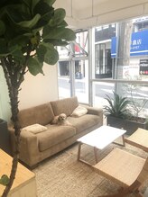 1、子連れで行っても大丈夫ですか？　２、妊婦でも大丈夫ですか？　３、友達と同時来店は大丈夫ですか