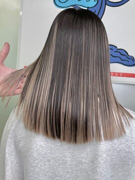 マックス フォー ヘアー(MAX FOR HAIR) 【デザインカラー】綺麗なラインのボブ×高めインナーカラー◎