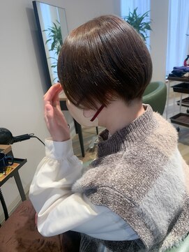 ヘアースパリゾート リアン 燕三条店(Lien) 刈り上げ丸みショート_オリーブベージュ_