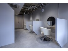 【全席半個室】の上質プライベートサロン