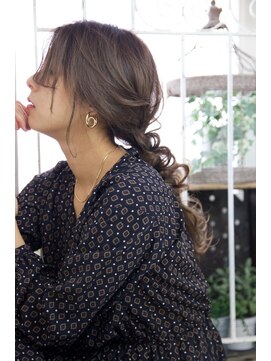 ソース 塚口(SOURCE) お呼ばれに♪編みおろしローポニーアレンジ