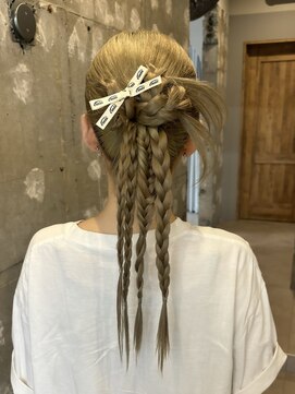 シス バイ フィット(SYS by fit) ヘアアレンジ