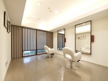 ゆったりとした店内で髪のお悩みをご相談ください