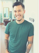 ワースホワイル(WORTH WHILE)&nbsp;刈り上げセンターパートサーフカール波巻きツイストスパイラル