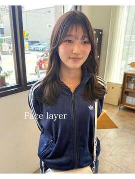 トイズファクトリー(Toys Factory) 顔周りレイヤーを巻いて毛先に動きをプラス♪イメチェン