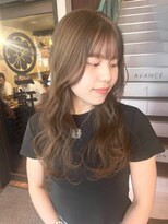 ロア バイ アヴァンス 天王寺店(Lowa by avance.)&nbsp;ミルクティーベージュ×透明感