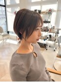 大人可愛い丸みショートボブ白髪ぼかしハイライトくびれショート