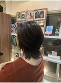 艶カラー×大人ウルフで品のある綺麗めスタイルに♪