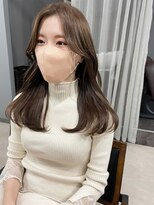 アトレ 福岡大名店(attrait)&nbsp;ロングヘアを上質に。グレージュカラー×丁寧なケア