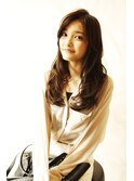 前髪長めの横に流した大人黒髪ロングです。