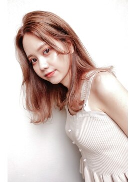 リリー(Lilley) 【lilley高田彩乃】センターパートでゆるふわミディアムヘア