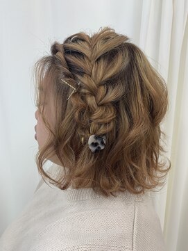 アリー(ALLIE´) ◯編み込みアレンジ【totalsalon GRACE】