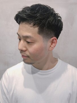 フランクスバーバーリザーブ 人形町店(FRANK’S BARBER RESERVE) サイドグラデーションパーマローフェード y