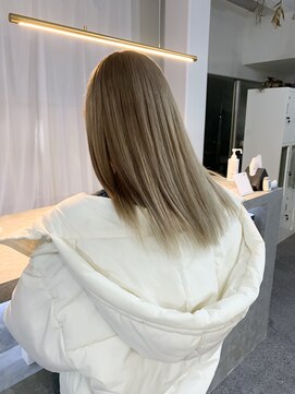 クラン(clan) ブロンド×ミディアム