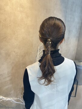 キッススワン(KISS SWAN) アイドルが奏でるタイトポニーさん