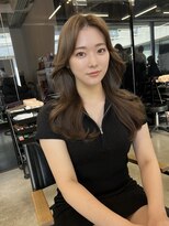 アリュウル 表参道 青山(Allure) 大人韓国美人レイヤーカットくびれ巻き　まろやかベージュ千葉