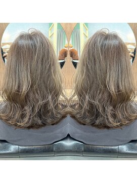 リッチ 菊名店(Rich) ロング巻き髪ベージュカラーサラツヤ髪30代40代人気カラー