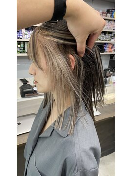 ヴァーディ オモテサンドウ(Vardy omotesando) フェイスフレーミングベージュ