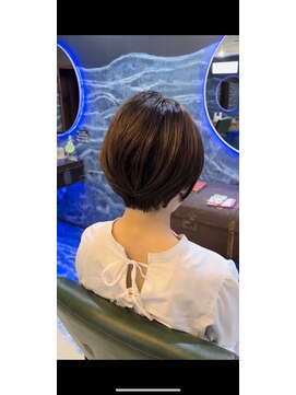 ラズリー(Lazliy) 大人女性にオススメ、フワッとスッキリショートスタイル！