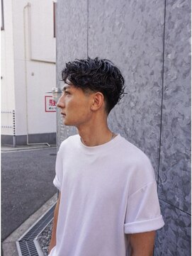 ベロマン(BELO MAN) センターパートパーマ