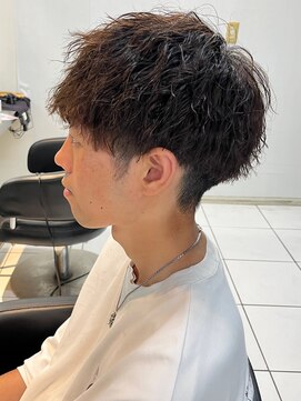 アイズ 海老名(AIZU) ツイストスパイラルパーマ メンズパーマッシュ 眉毛