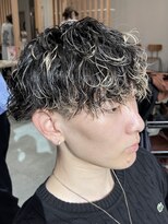 ルイス 喜連瓜破(Luis)&nbsp;ハイライトカラー×スパイラルパーマ