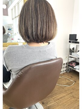 コワファースト 別府 ベージュハイライトカラー