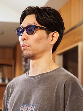 ダウバーバーショップ 表参道(DAU BARBER SHOP) センターパート 大人ヘア ツーブロック メンズショート