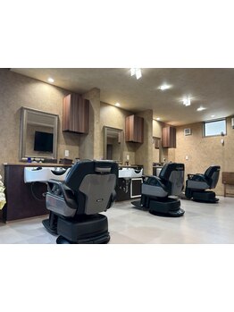 大型店が苦手な方にもオススメ！トレンドスタイルが揃うR-fieldで、あなたの魅力を引き出します☆