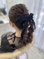 サクララ(Sakura la)&nbsp;編み下ろしポニー/お呼ばれヘア/結婚式/ミディアムヘア