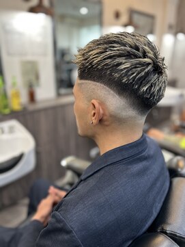 バーバークラフト ジャック(BARBER CRAFT jack) スキンフェード&メッシュカラー