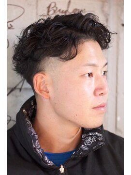 キングスマントーキョー 立川北口店(KINGSMAN TOKYO) アップバング / ツーブロック / スキンフェード 【立川】