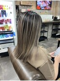 地毛を伸ばしていくバレイヤージュデザイン