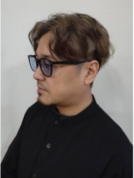 ブーフーウー(BOO-FOO-WOO) くせ毛をいかしたセンターパート