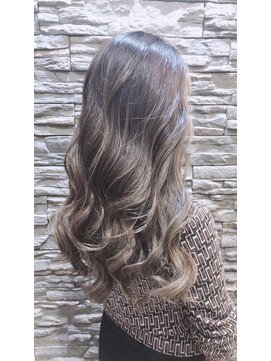 フィーカ(Fika) バレイヤージュモノトーンカラー