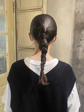 アデ オモテサンドウ(ade omotesando) タイトポニー