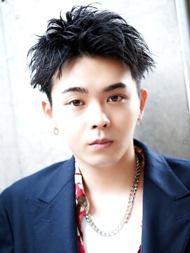 ライラ(Lyla) スクエアツイストスパイキーショート