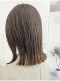 やわらかベージュ×切りっぱなしストレート