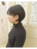 耳掛け丸みのショートボブ
