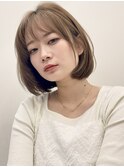 ボブ 耳かけ 切りっぱなし 丸み 骨格補正 可愛い