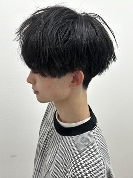 ヒュイル バイ ニアウ(Hwyl by Niau) メンズマッシュパーマツイストパーマスパイラルパーマ刈り上げ