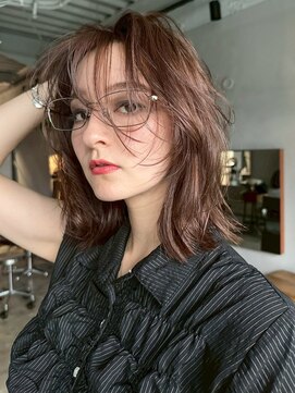 シオン(shion) ウルフレイヤー顔周りレイヤーウルフカットおくれ毛_F30966